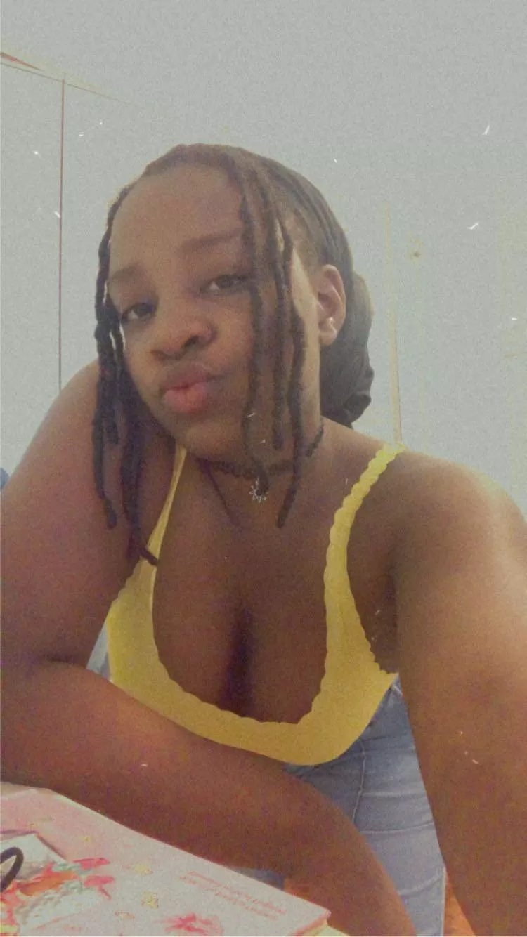 Who’s up with me 👀😘