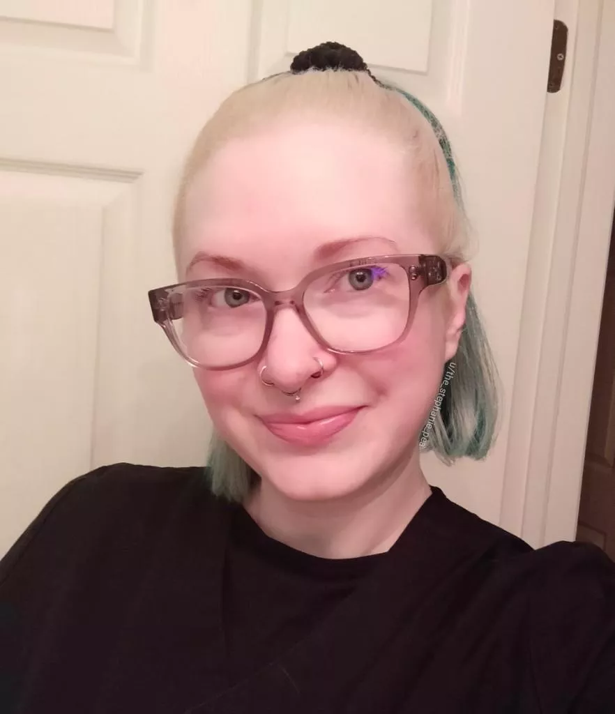 Why did Karen press Ctrl+Shift+Delete? Because she wanted to see the task manager.