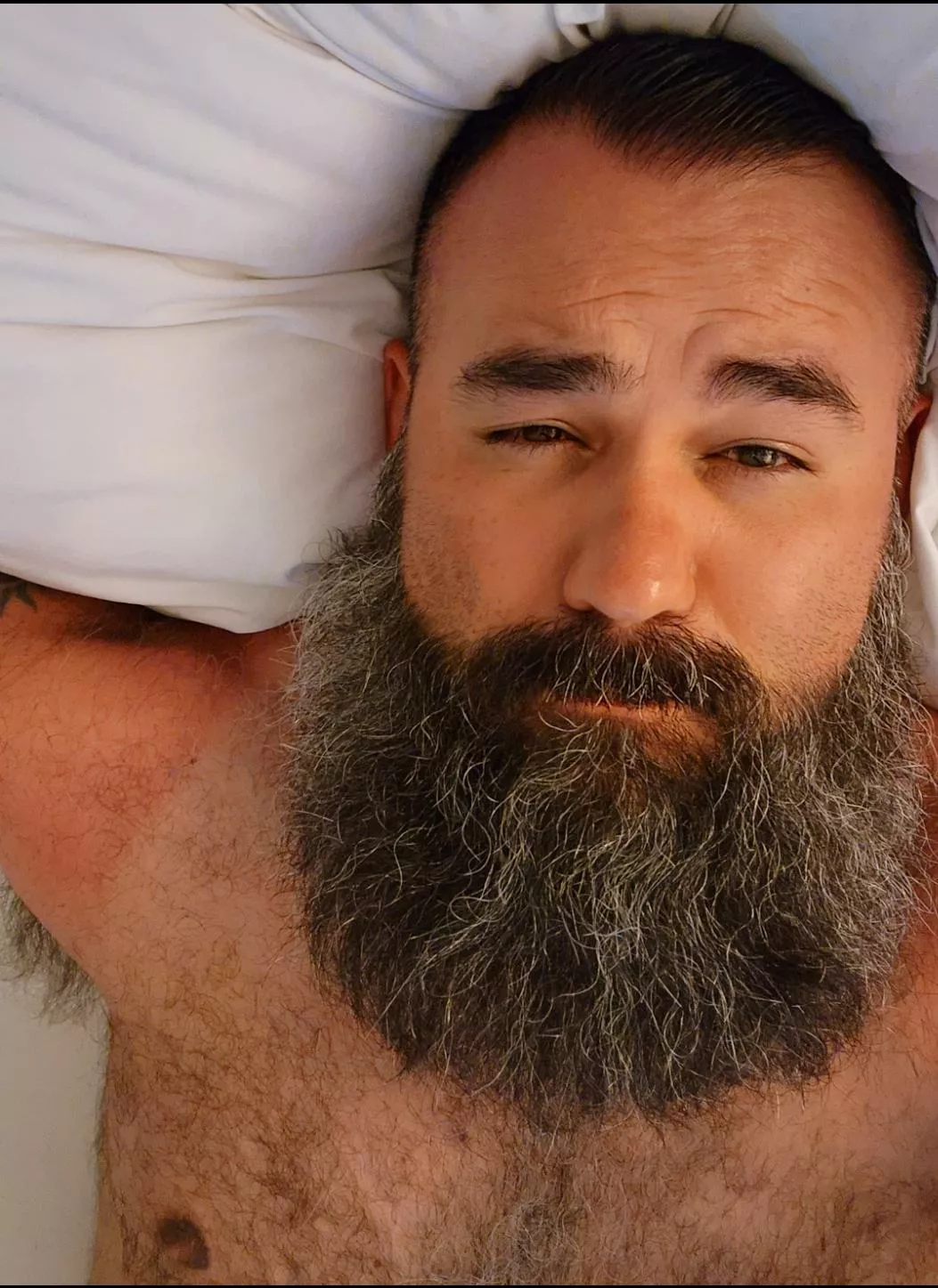 will you rub some aloe on my shoulders? 🥺