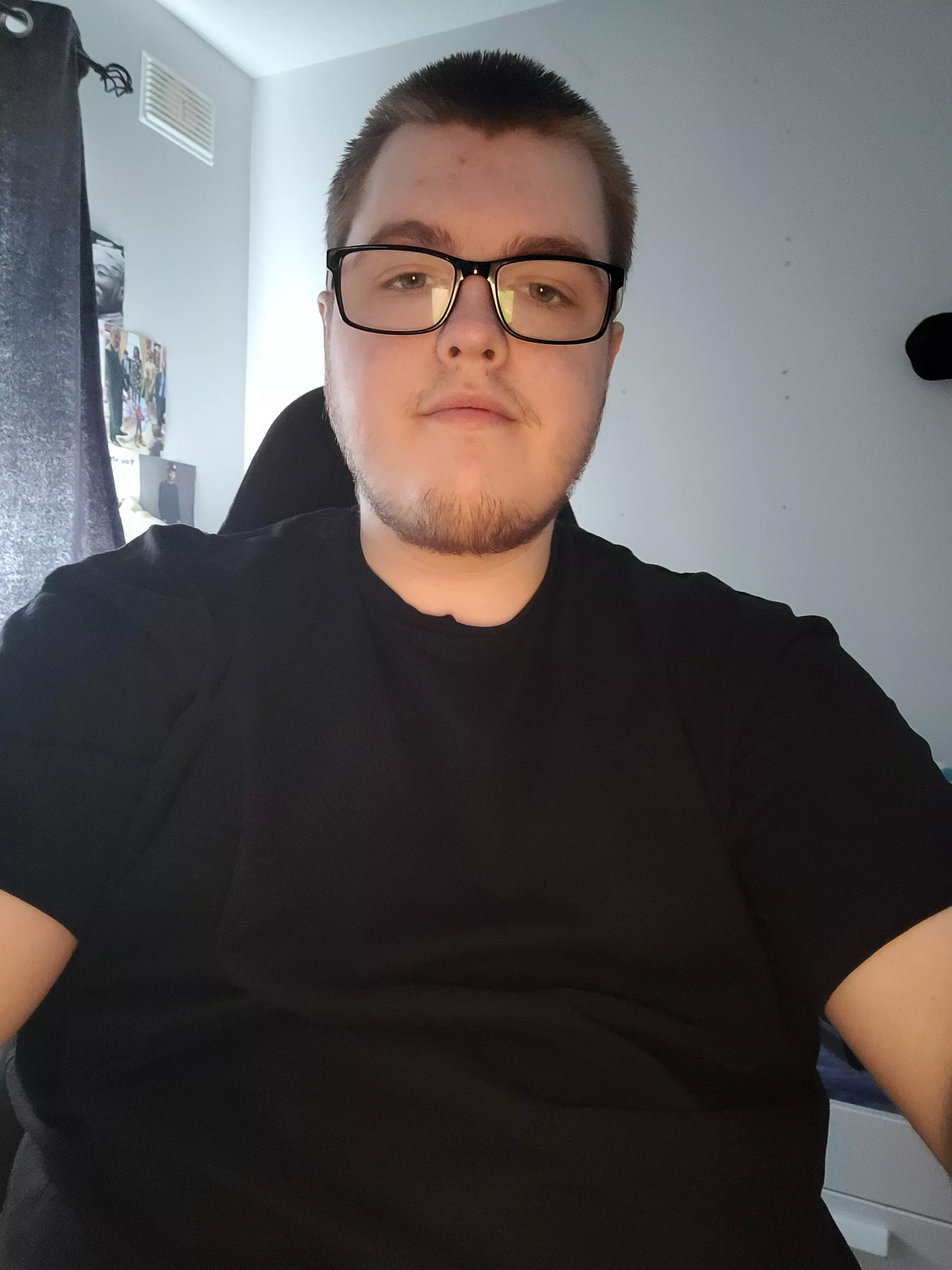 woke up. took a shower and now I'm listening to the killers. today is going to be a good day! Happy Saturday! (20M)