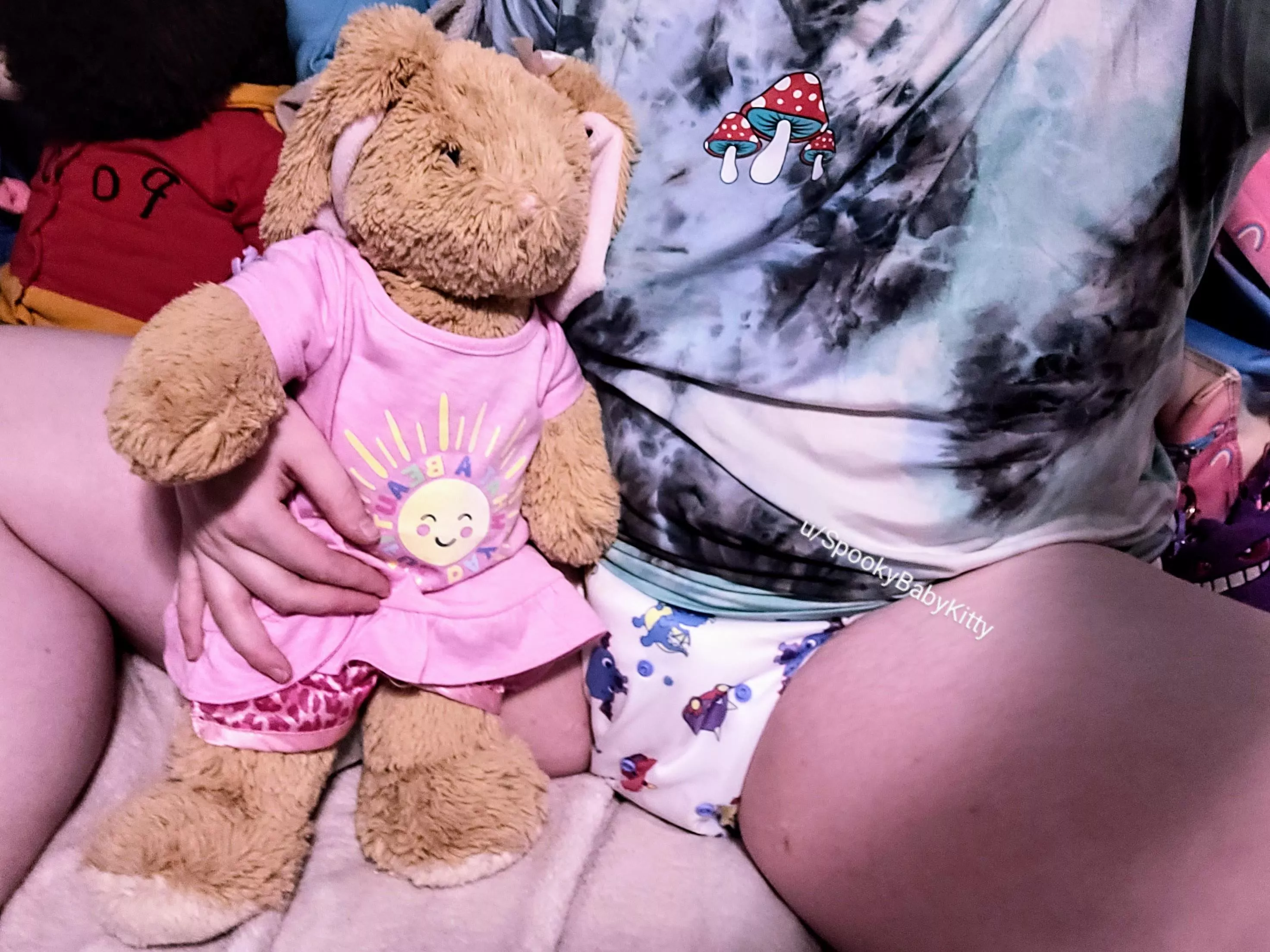 Wore my new Rearz Lil Monsters Cloth dip! It's so comfy and I feel so safe and smol!! 🥰💖