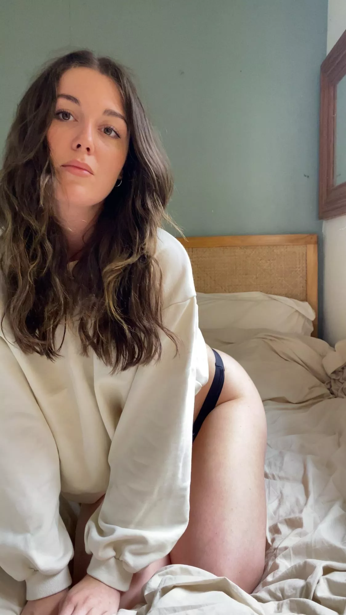 Work shut unexpectedly today you bet I stayed in bed and smoked 😂