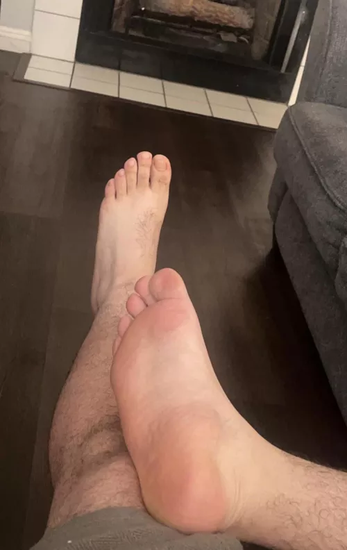 Worship my feet while I lay back