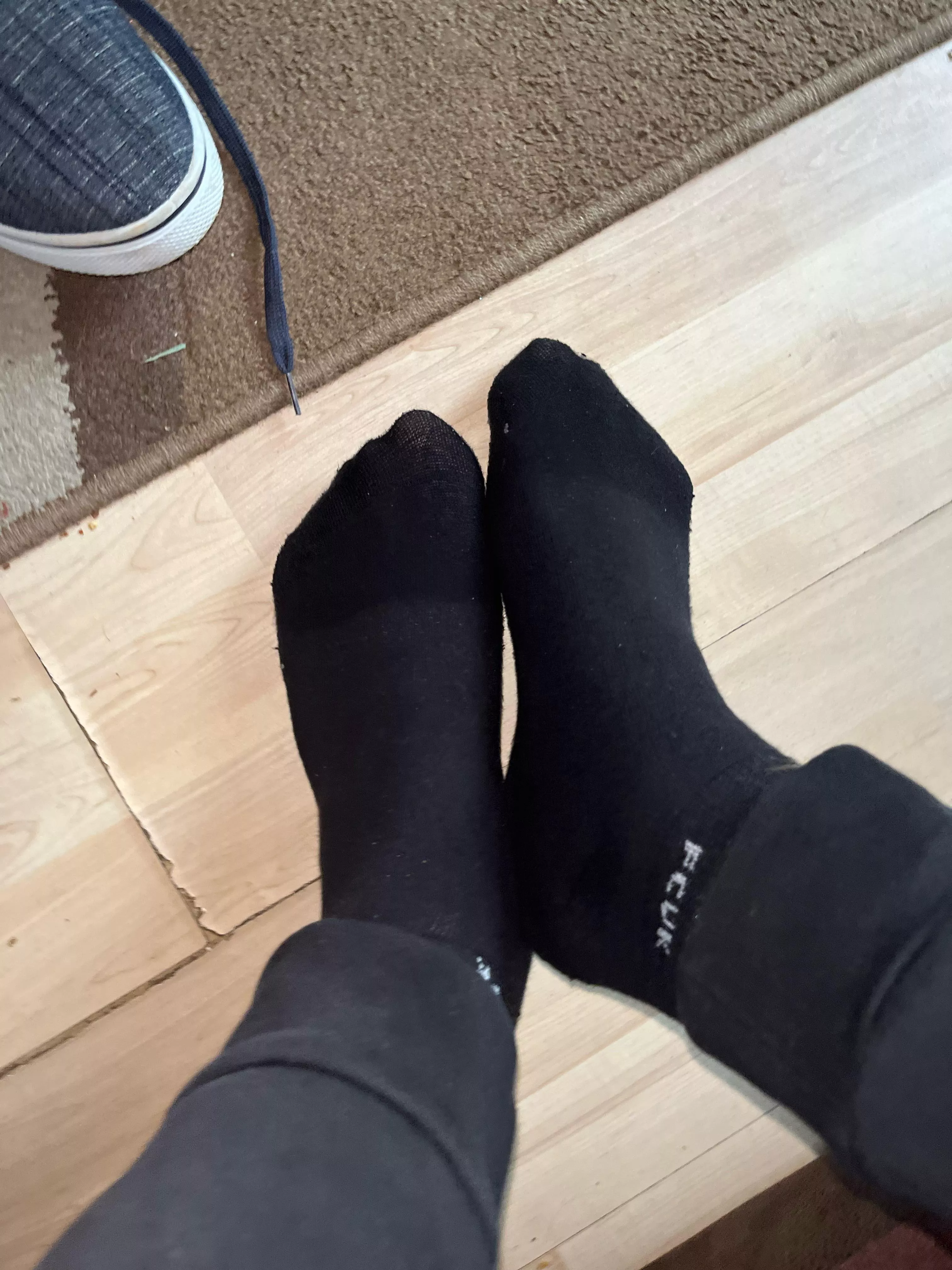 Would love myself a foot slave right now 😔 Would love myself a foot slave right now 😔