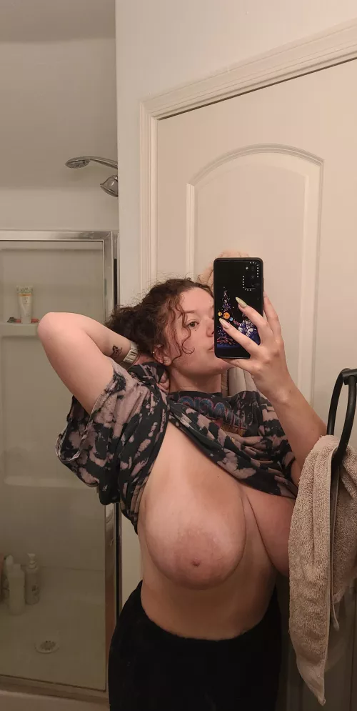 Would you be caught staring? ;)) [OC] F21