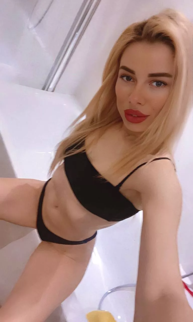 Would you go all the way inside of me? Link to my Onlyfans in comments💕