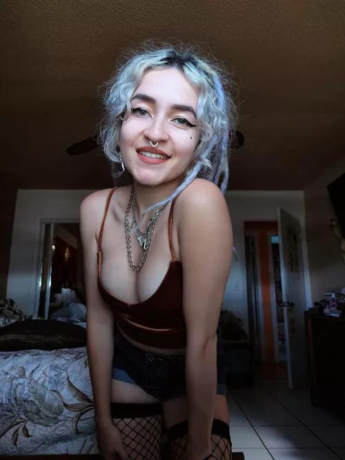 Would you let me be your hippie emo dream? ✨️