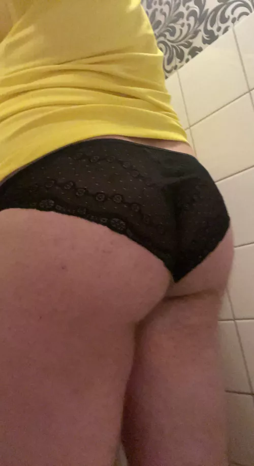 Would you let me sit this ass on your cock?
