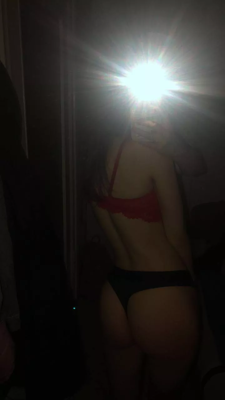 Would you lick it till i cum on your face? Female slut👅😊