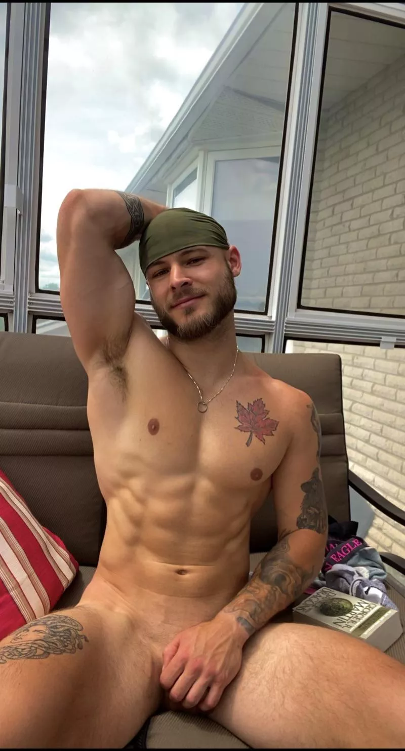 Would you like a seat?👅