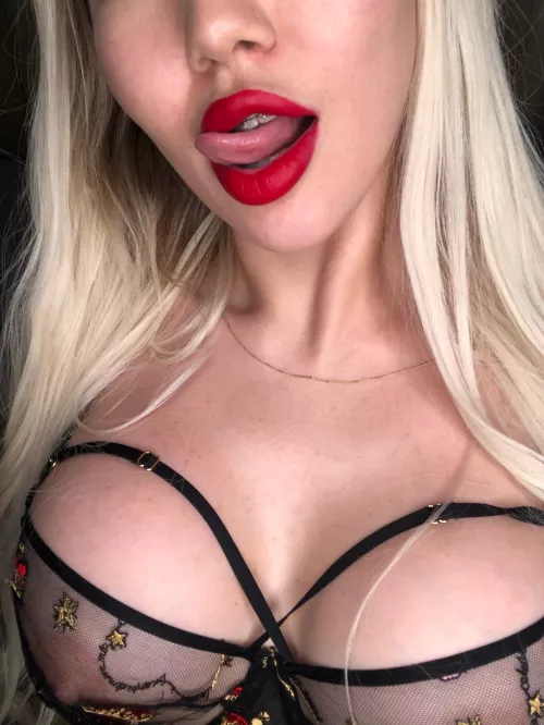 Would you like me to lick that cum off your cock?