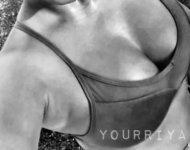 Would you make love to me if i looked this messy [F]