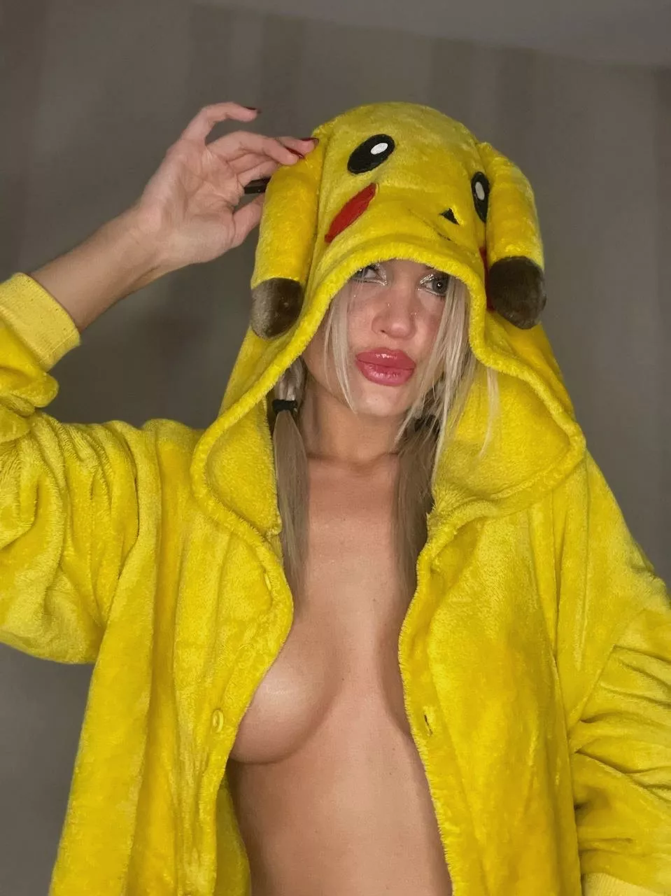 Would you touch yourself if I sent you my boobs ?