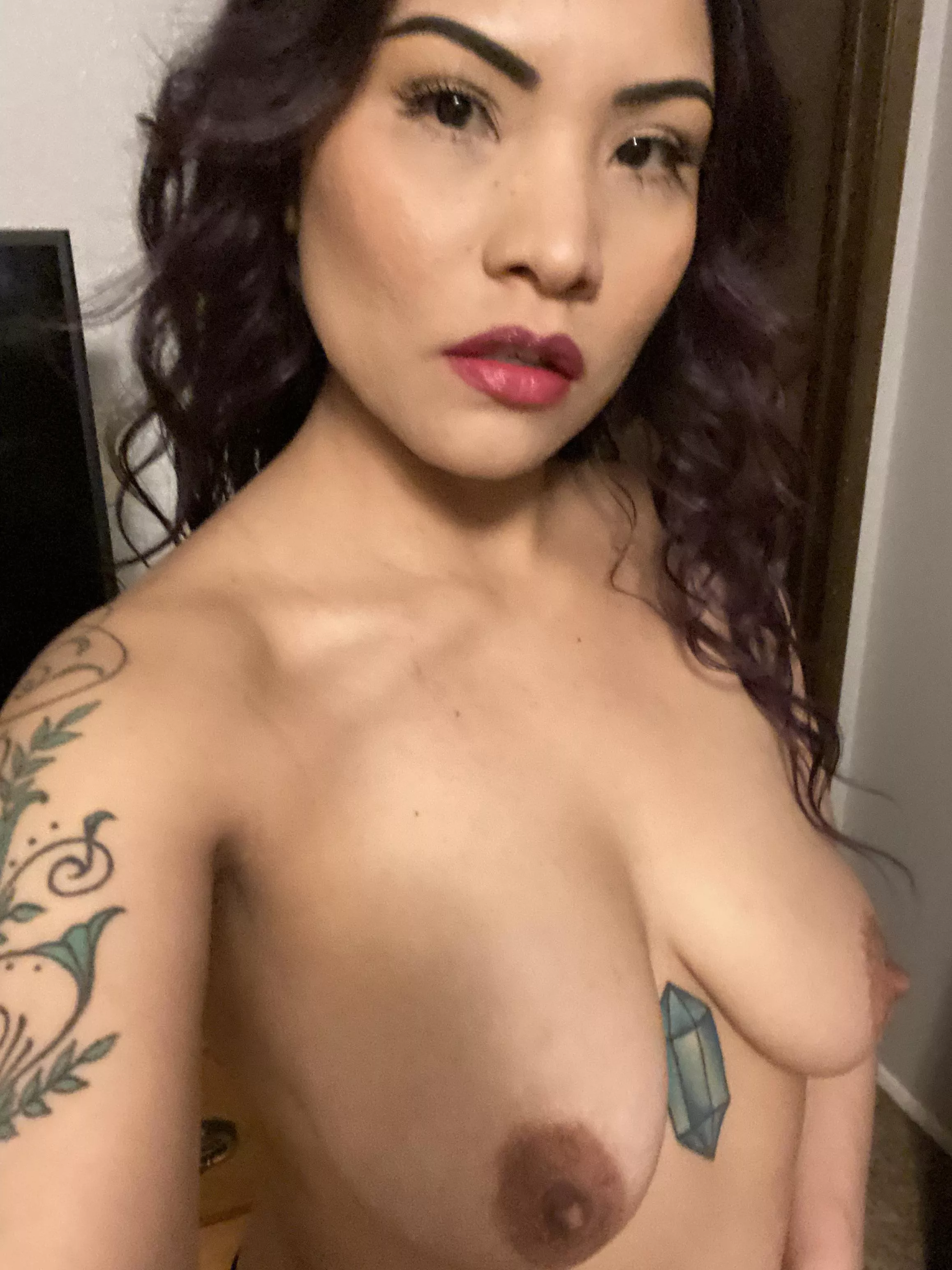 Would you want to kiss me ? Would you want to kiss me ?