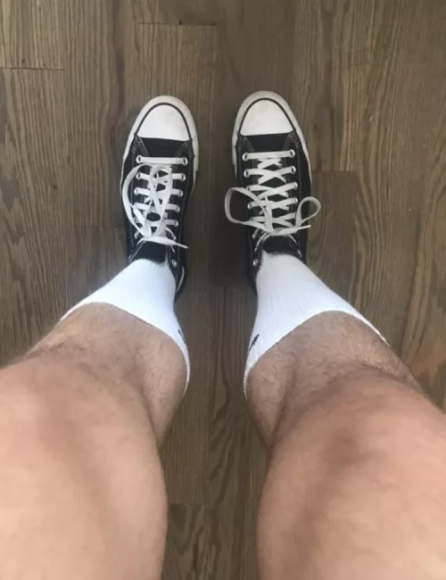 Would you worship these legs 😈😈😈