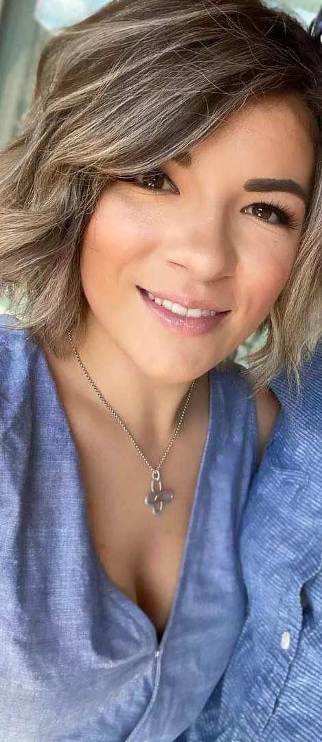 Wow, I didn't expect her to blow up on her like she did, so here's another picture of my wife for everyone to enjoy. If you share the post I love to know where you shared it to 😏😉