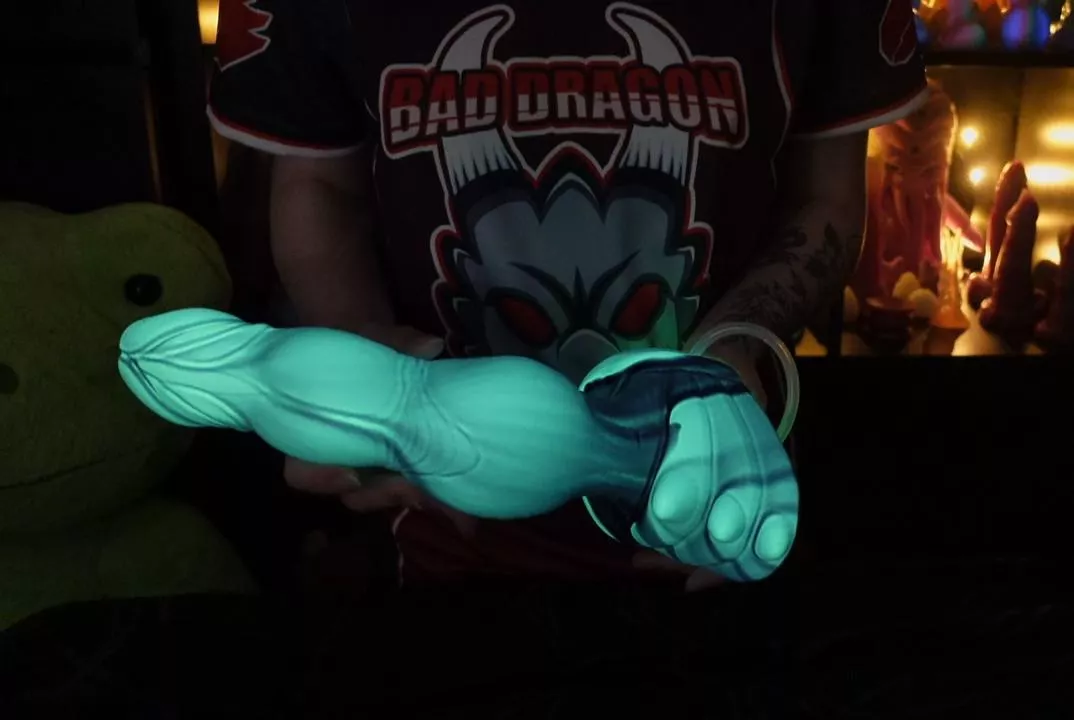 XL Nocturne has some crazy glow! I got XL Tyson in my care package too but this is my favourite 😍