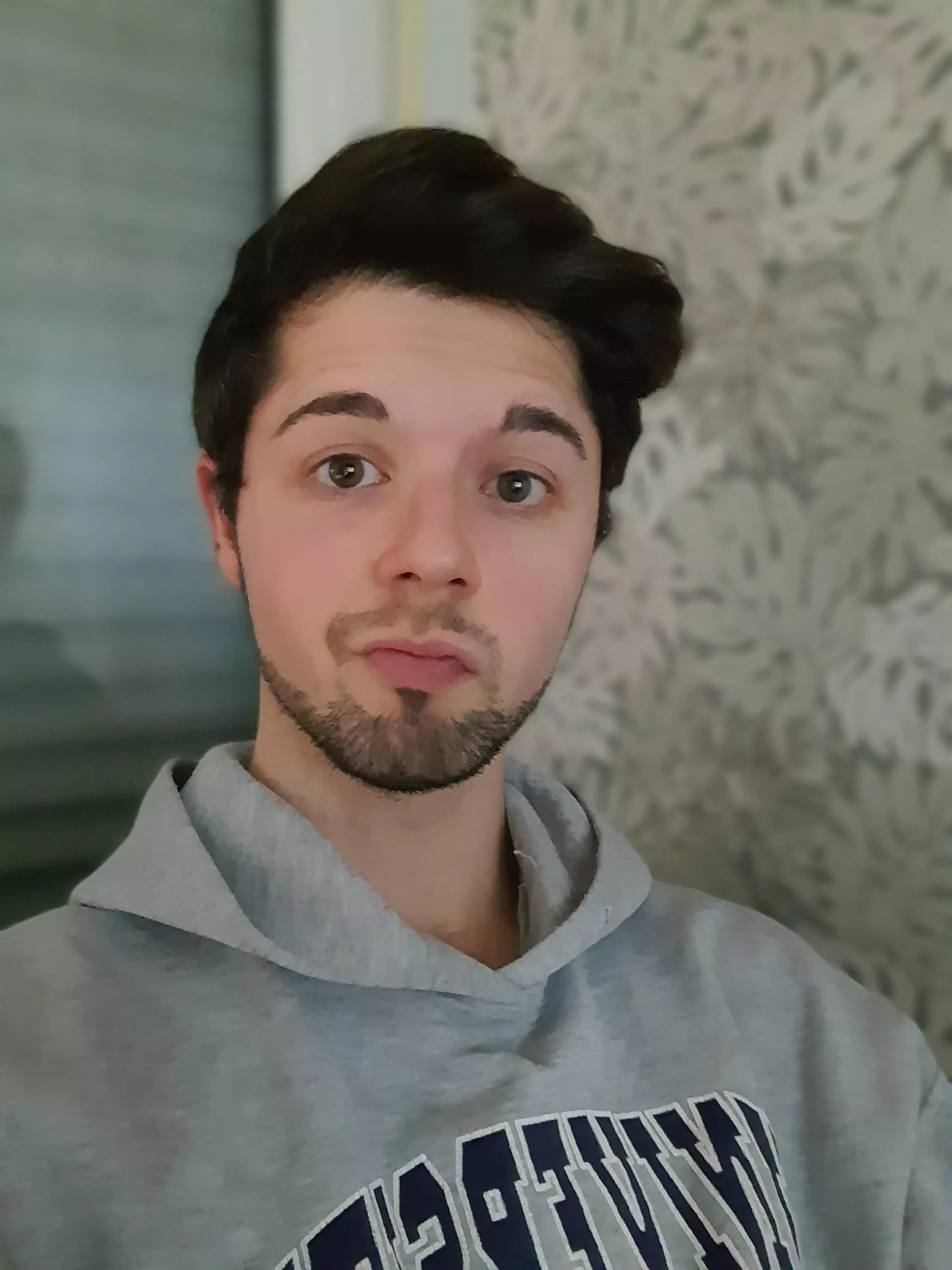 Y'all posting gorgeous selfies and here I am just enjoying my holidays doing absolutely nothing productive 😂