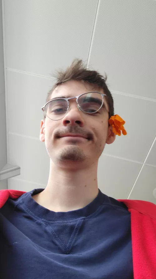 yeah im kind of a regular at the frame repair shop 🤓