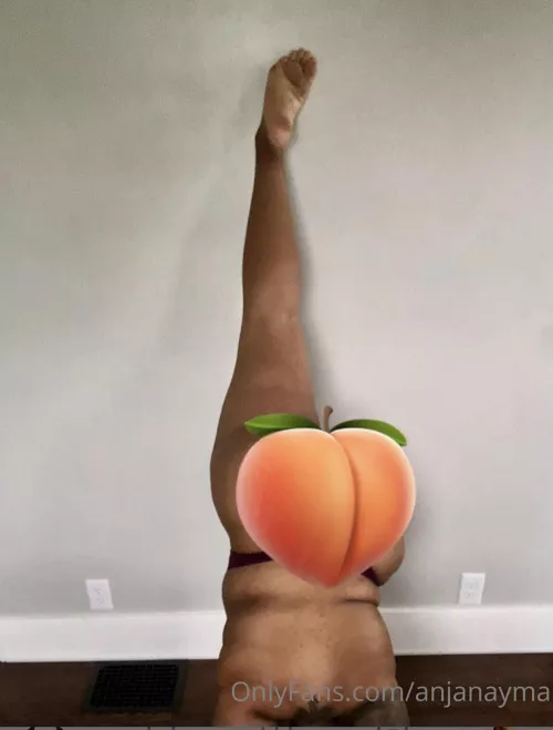 Yoga postures are helpful for so many things 💋