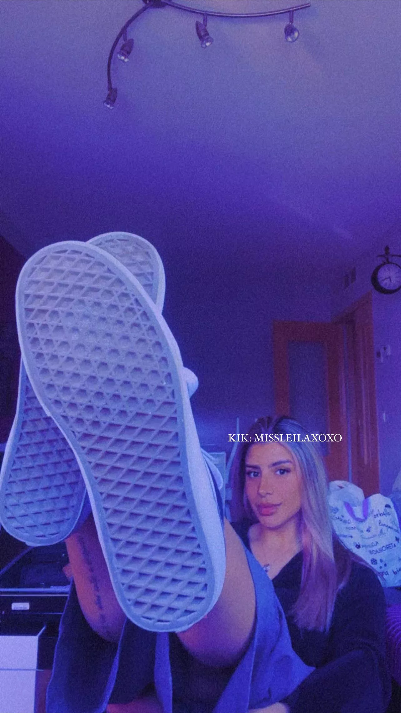 you feel that?? that’s your knees hitting the floor. SUBMIT