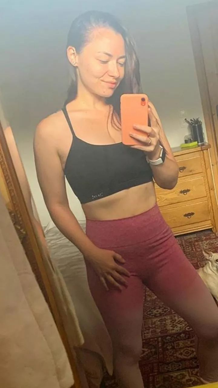 You guys like my workout gear?😘