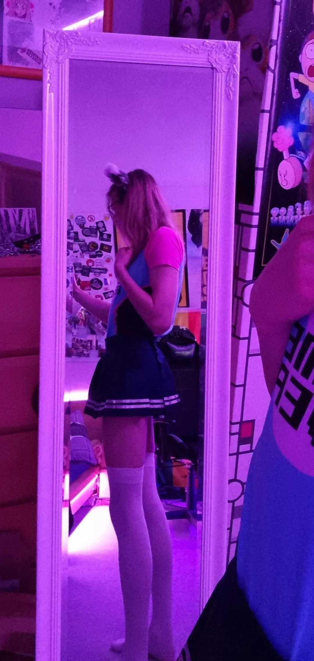 You know what day it is! And I feel super cute in this outfit for this femboy friday🥰🥰