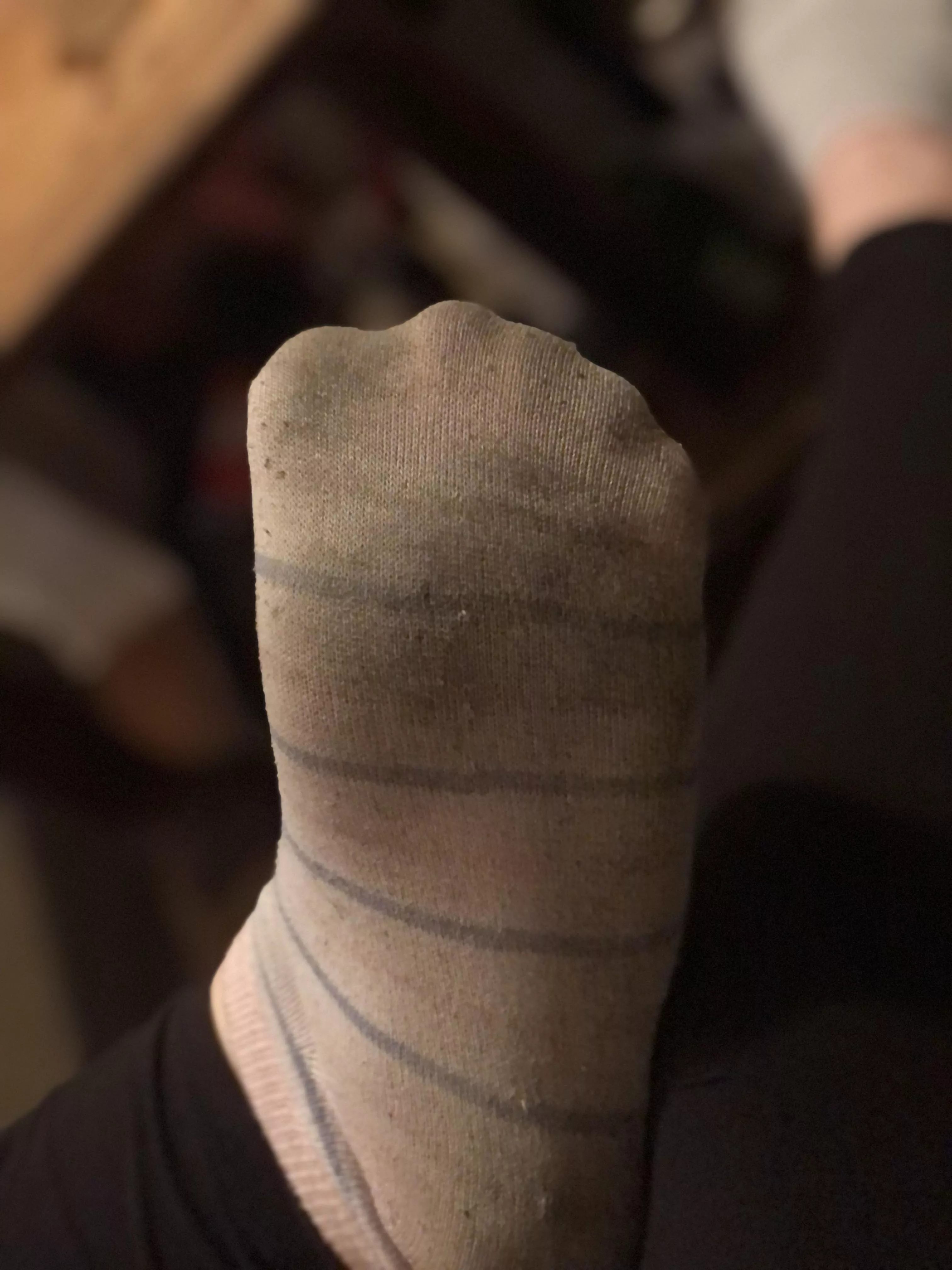 You like my toe prints? I can dirty some up for you next 👅😈🍭