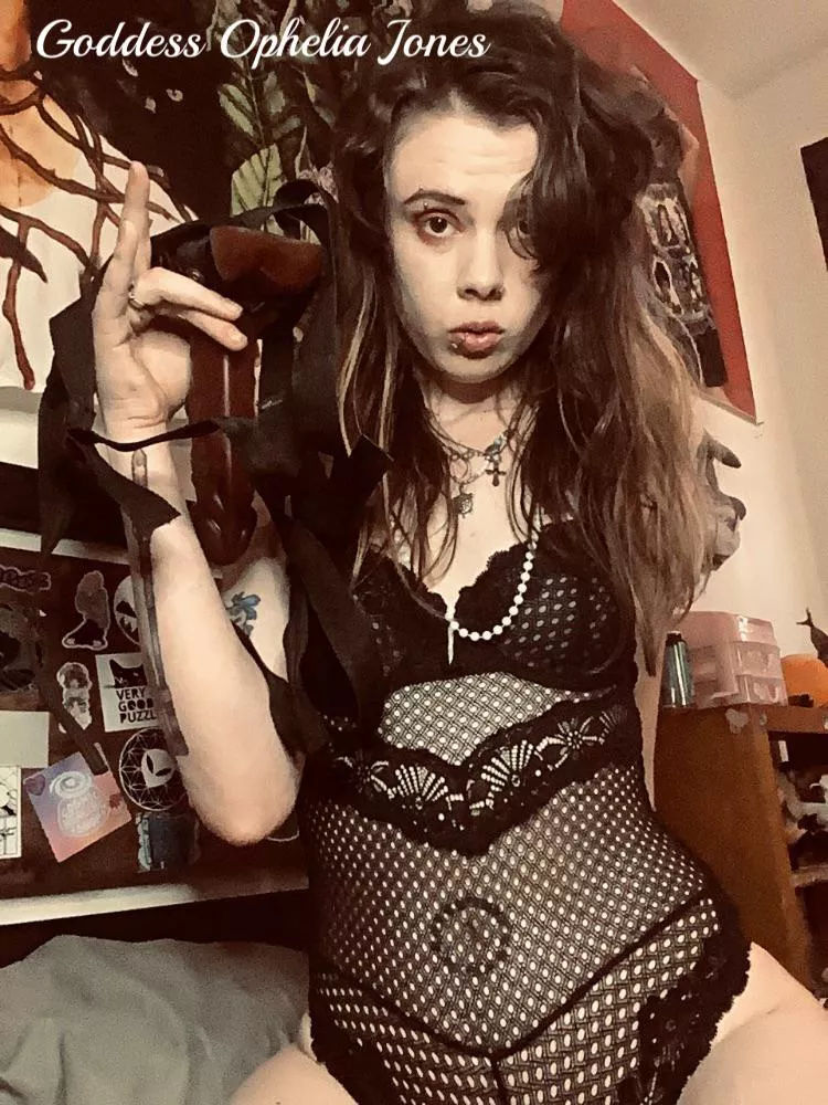 You like the type of girl who will bend you over and fuck your holes until you cry… fortunately for you, I’m famed for being Merciless. 😈 Upvote if you’d let Goddess have Her way with you😏🍆💦[domme]