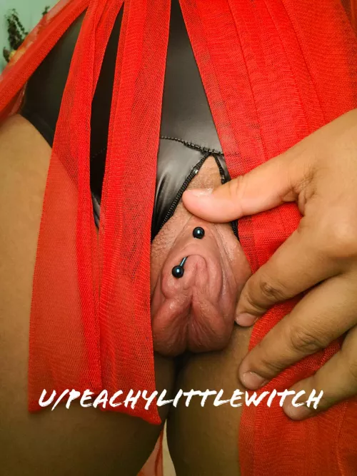 you look so good on your knees bb...now just stick out your tongue [f]or me 💦🖤