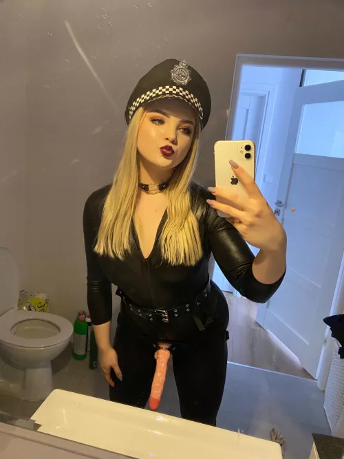 You won’t kiss me but my strapon 😈