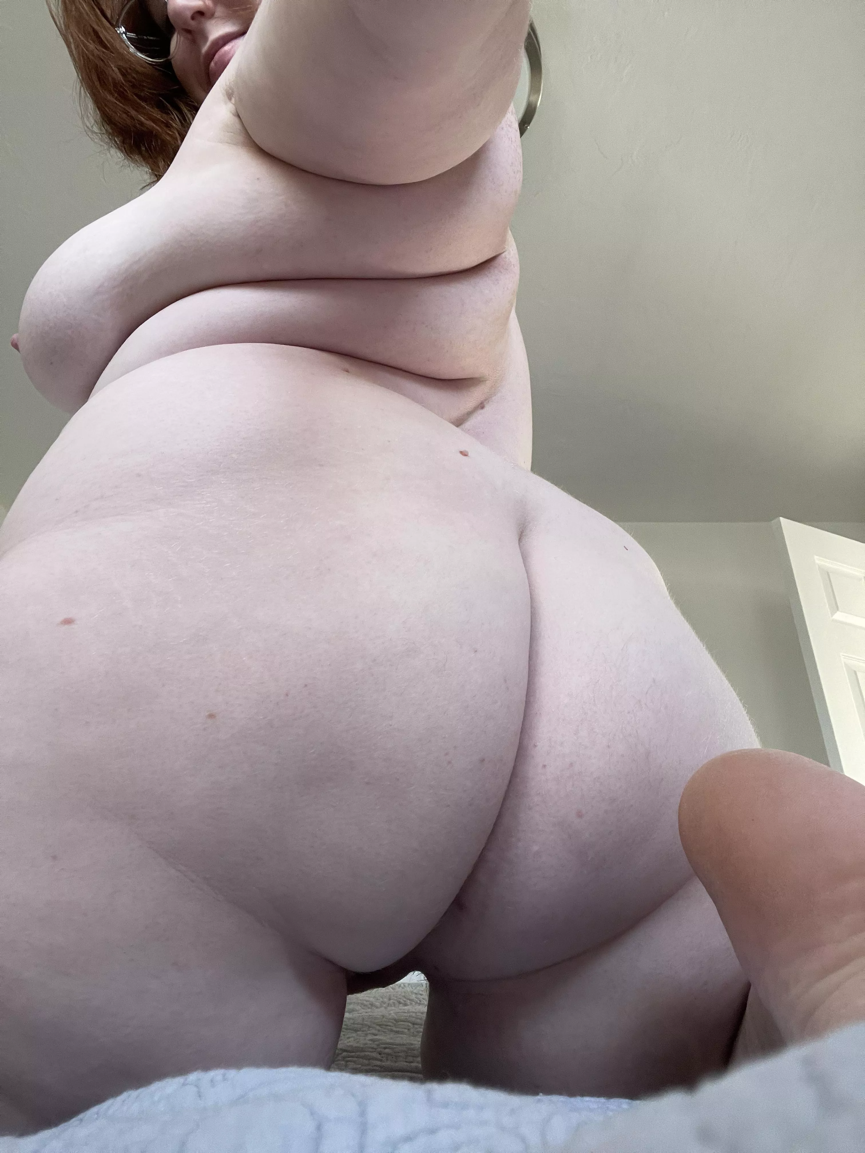 Your face is looking good, do you mind if I take a seat on it?