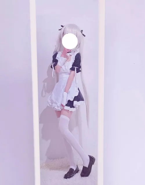 your new maid is actually bad at cleaning, no idea how I got this job