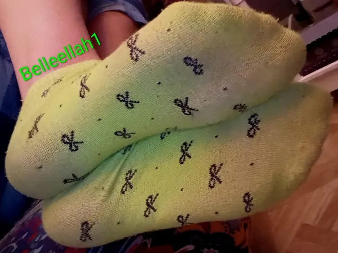10 day worn socks ready to ship! Lots of sweaty workouts included. Message me to claim [f]