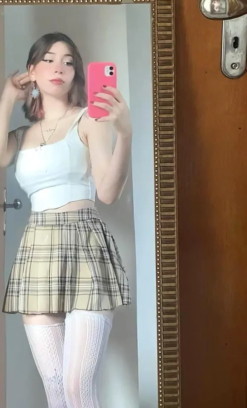 18 [F4M] They say okies are sweet but nobody talks about the trouble, I’m just standing here lookin’ innocent… what would you do if you were?