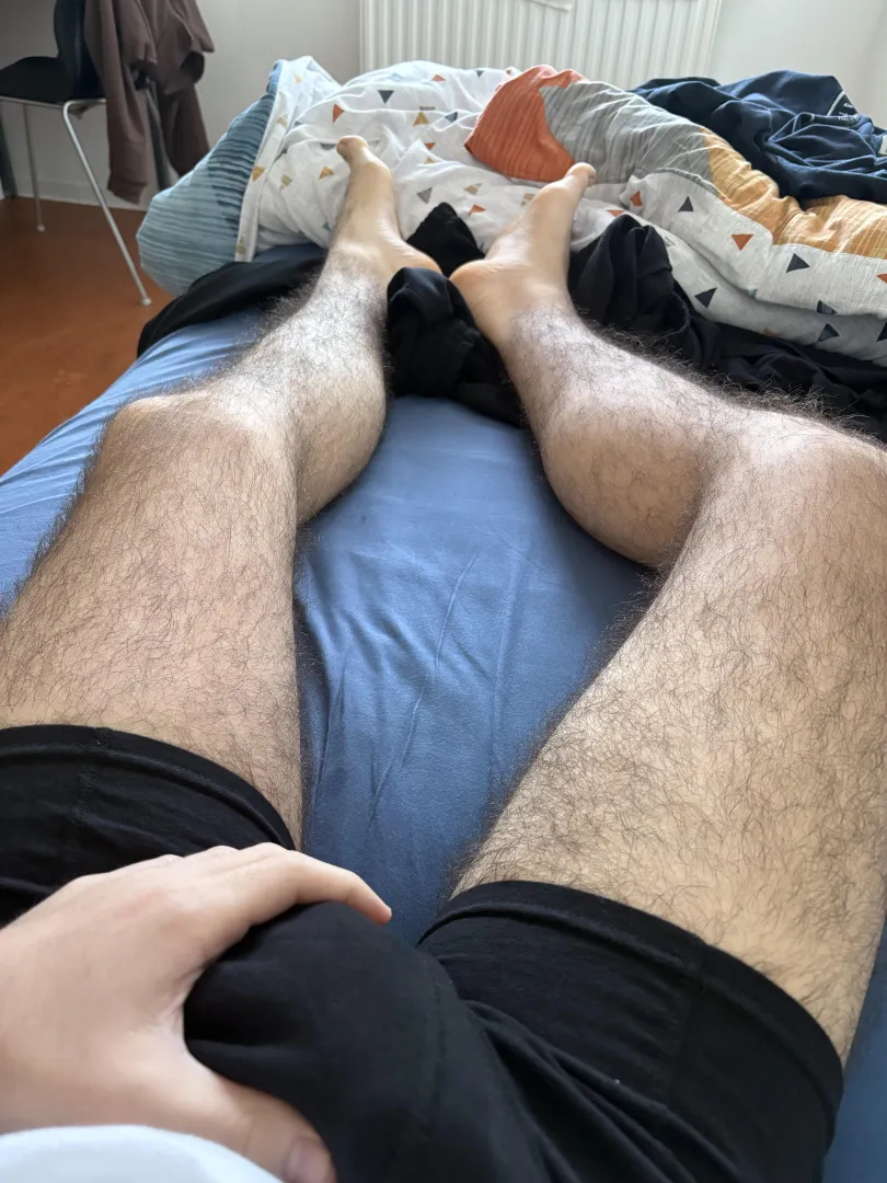 18 My super hairy legs dm to snap