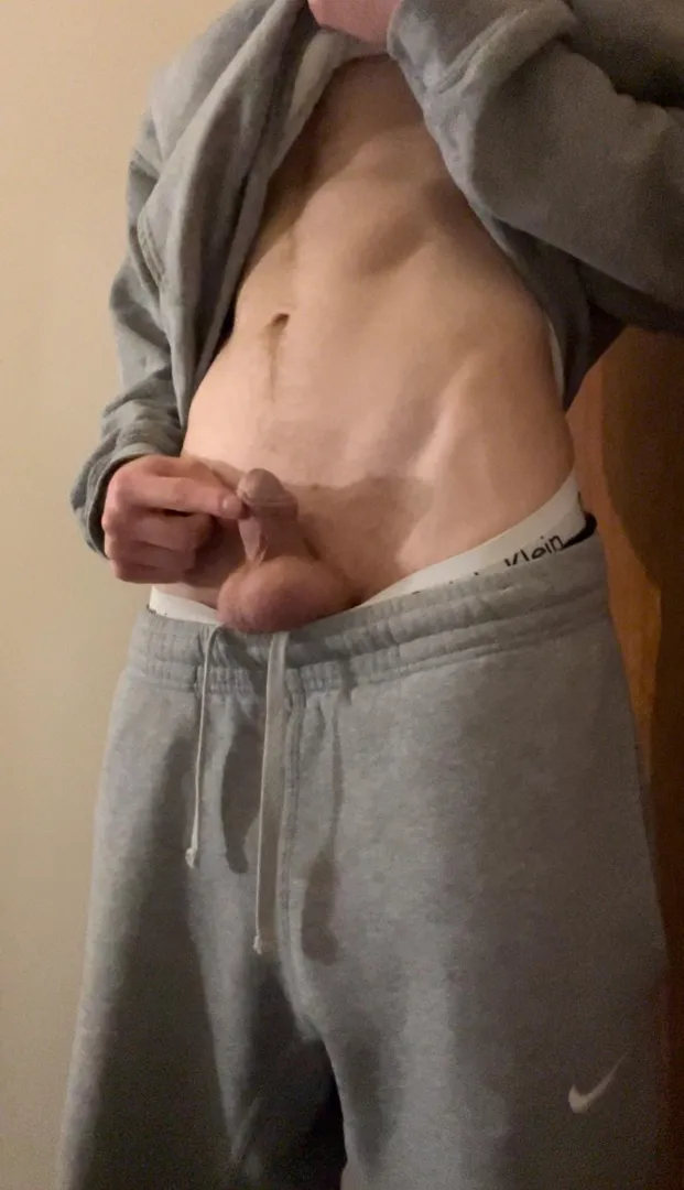 [18] sub boy with abs 