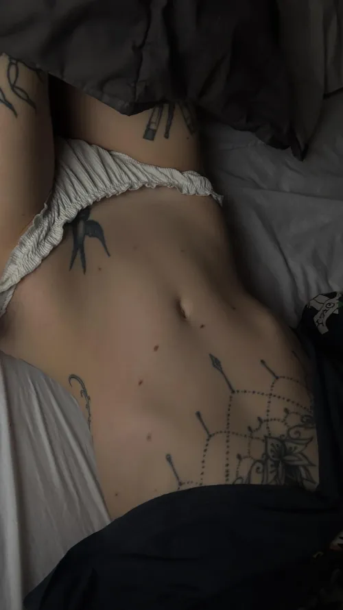 19 [F4M] #Dallas Need a host tn, kinda hnrny lol - hit me on lg: ,.lunarumes`.