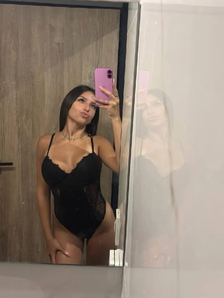 19 [F4M] if you’re down to smoke and have casual fun hmu, must be able to verify with me