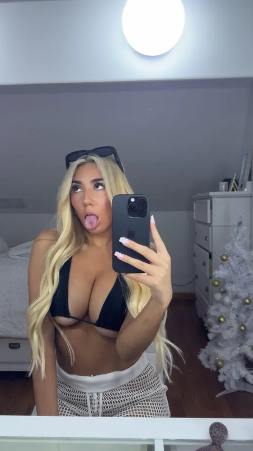 19 [f4mf] - looking for experienced couple 