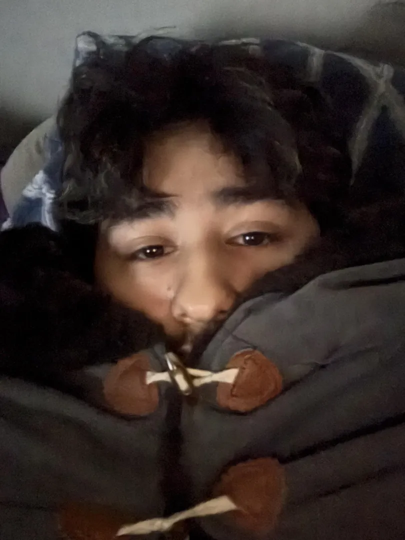 19 M bi curious looking for F or M dm me if interested