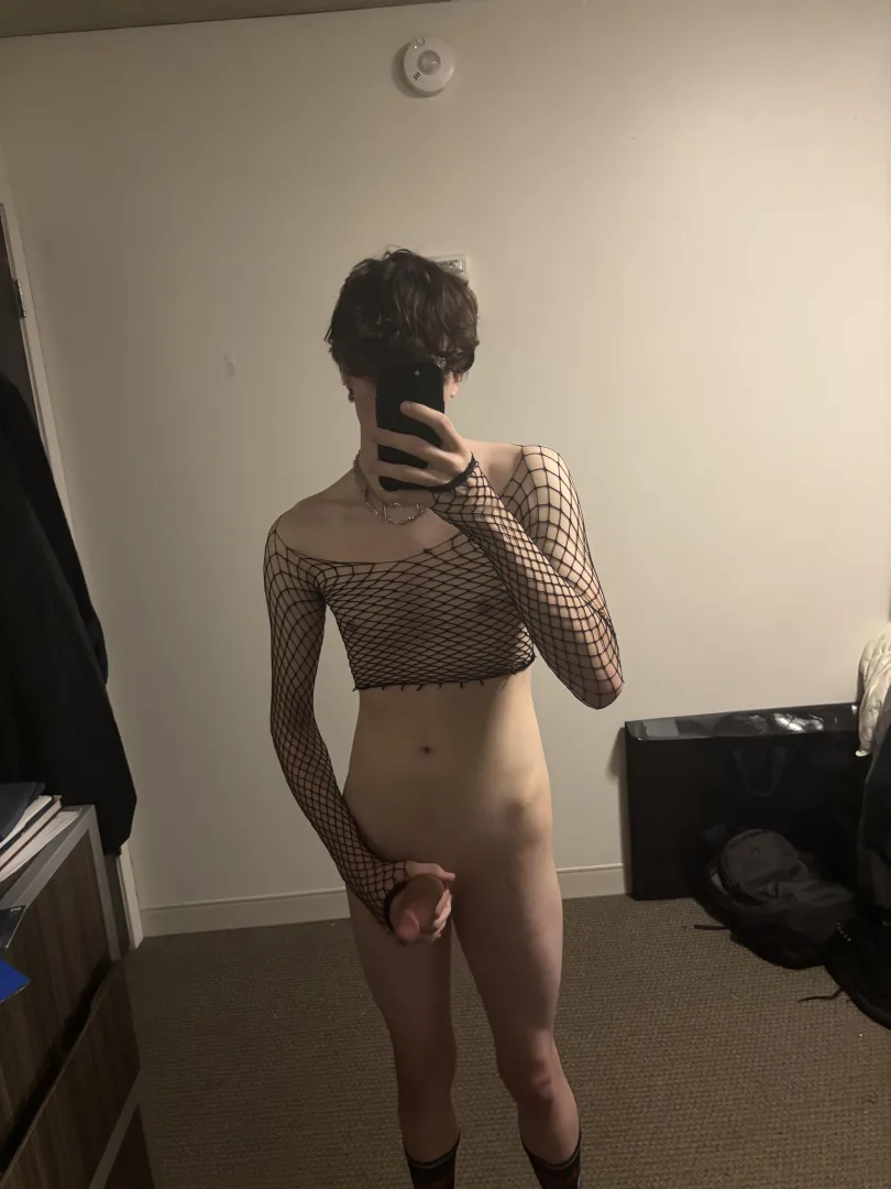 19 [M4A] Philly - horny college student looking for some fun. Mainly looking for F or T but fem guys are welcome ;)