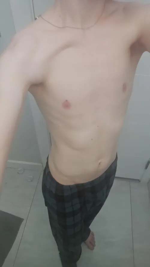 19 (M4F) I'm a bisexual who's only ever played with men so I don't know how to please a woman but I would luke to learn how.