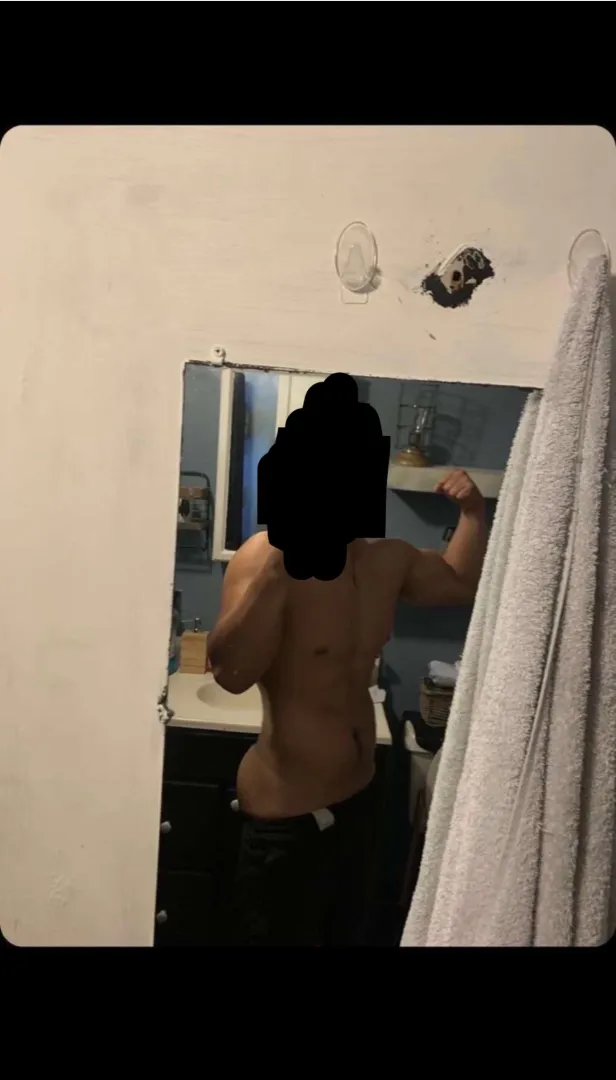 19 [M4F] located in nwga, college athlete looking to hookup with female or couple