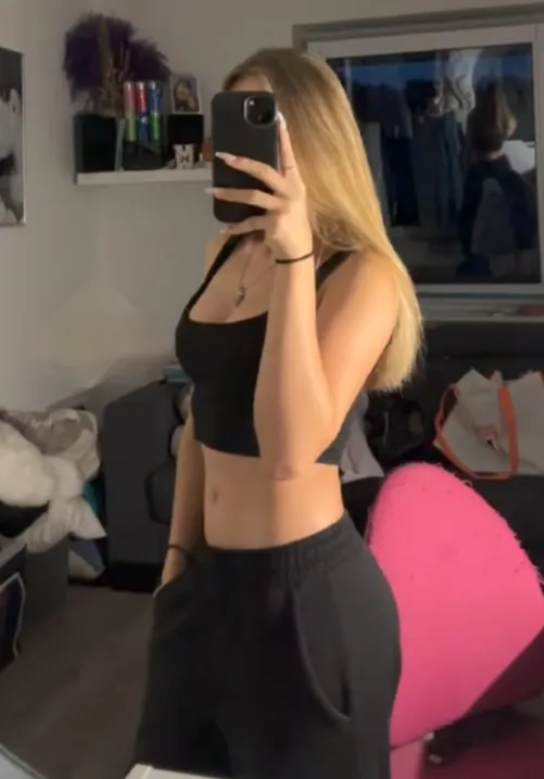 19f searching for other females.