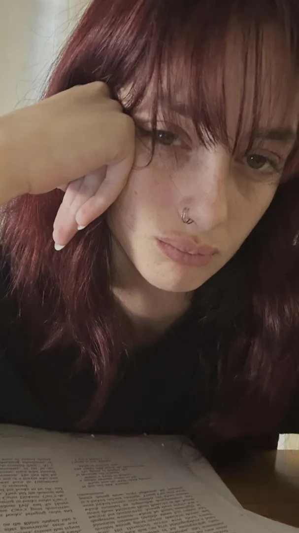 19F4M - Anyone nearby down to host? - lnstа works better: lunarumes