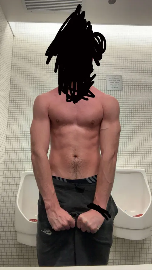 19m looking to eat and have fun (i’m not a bot)