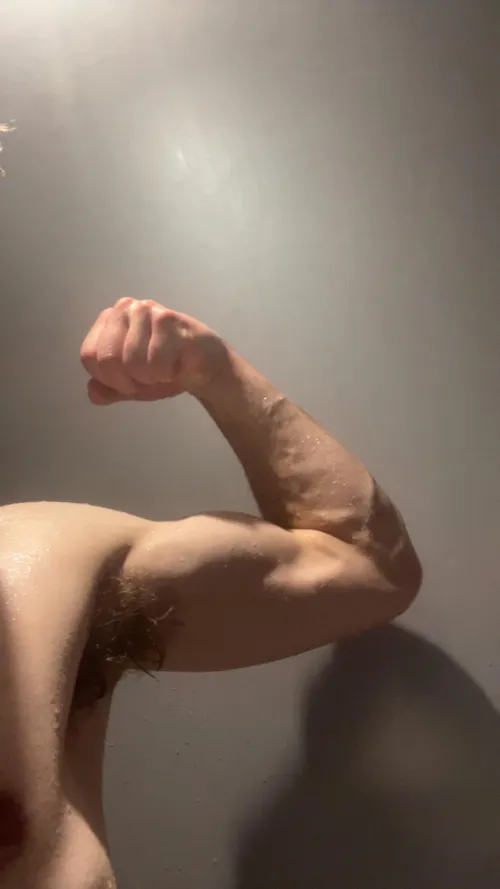 19m [M4F] looking for a hook up in Leeds will be there the 15th of march dm me if your interested