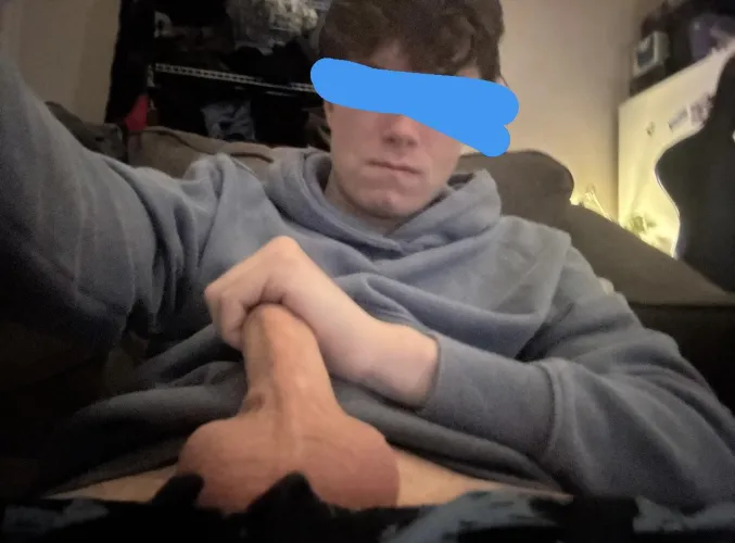 20 any bros who show face wanna do the tp roll test? @coltonc93