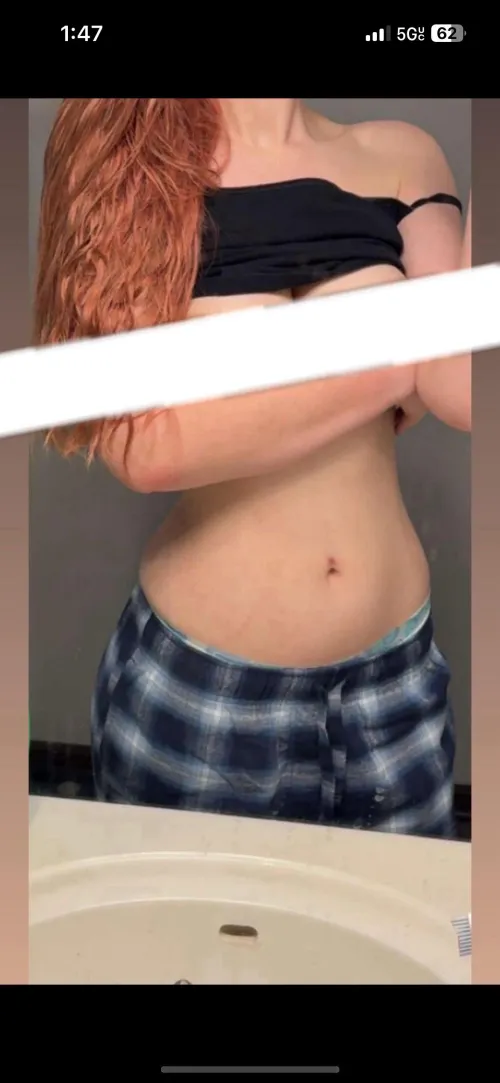 20f and 21m in Urbandale looking for another couple or women. NO SINGLE MALES